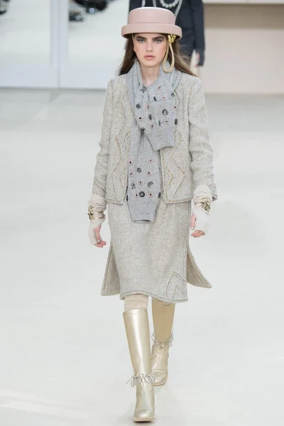 Look 38